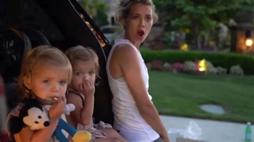 Mom & daughters crazy July 4th surprise