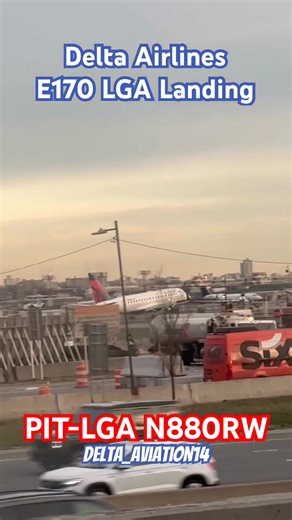 Delta E170 gliding in! ✈️ Who else loves a perfect model landing? So much detail! #ModelAviation #Planespotting | Sky Vector