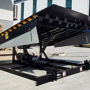 [Hot Item] Heavy-Duty 15t Automatic Container Dock Leveler for Efficient Loading