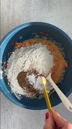 Healthy Carrot Cake Muffins
