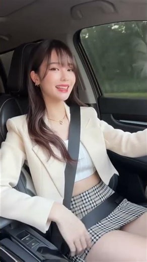 She's Only 18? A Supermodel's Cinematic Driving Vlog | 85mm Miniskirt Look