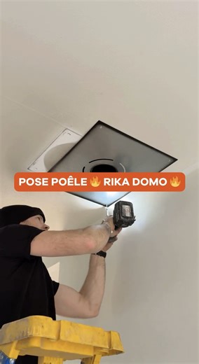 🔥 Installation du poêle RIKA DOMO 🔥 Caractéristiques du poêle à granulés : ✅ Puissance : 10 kW, idéale pour chauffer efficacement votre pièce. ✅ Réservoir : ~50 kg pour une autonomie prolongée. ✅ Surface chauffée : 70 à 260 m³. ✅ Chaleur silencieuse : convection naturelle pour un confort sans bruit. ✅ Écran tactile : utilisation simple et moderne. ✅ Finitions : plusieurs habillages pour s’intégrer à votre intérieur. Confort chaleureux et design moderne au rendez‑vous ✨ #RIKApoêle #PoêleGranulé