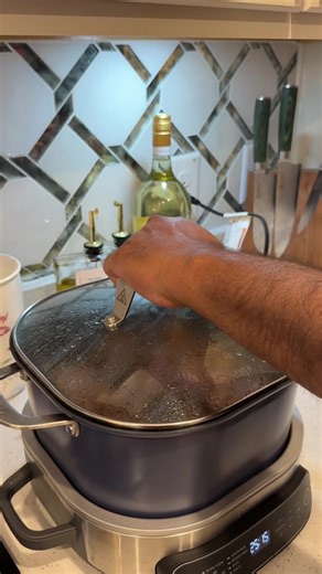 This @Ninja Kitchen slow cooker has made life so much easier. Genuinely obsessed with this thing. Im 😩🤤 #dinner #home #kitchen #recipes #slowcooker