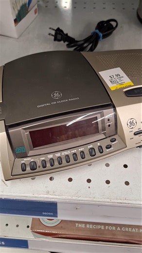 vintage GE Digital CD Clock Radio #goldhunter137