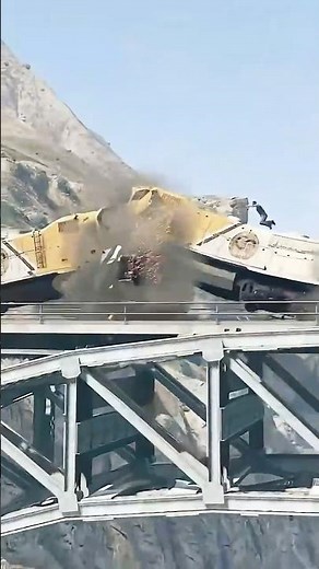 GTA 5 | Train Destroyed in EPIC Battle with Police, Army & Helicopters!