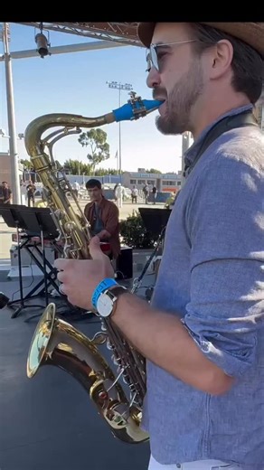 Here’s a little solo breakdown from one of my live performances in 2024 🎷 But this isn’t really about the solo. It’s about what’s behind it. If you’ve been playing for years and still feel stuck… If you’ve bought course after course, books, PDFs, taken lessons with different teachers… And yet you keep falling back into the same old licks, the same habits, the same limitations… No clear direction. No real system. No one actually guiding you step by step. That’s exactly where a lot of great playe