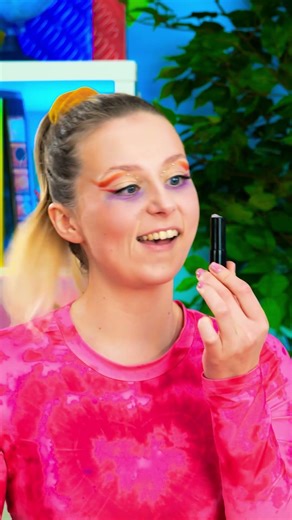 جمال الثلج: اكتشف أحمر الشفاه الجليدي لمظهر جريء ومميز! ❄️💄