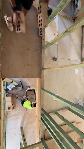 I gotta make a tutorial on how to throw bricks…#viral #construction #asmr #tiktok #work #tutorial #viral?videotiktok😇😇 #satisfying #australia #bricklaying #boss