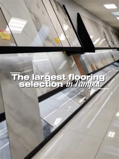 En The Flooring District, tenemos la exhibición más grande de todo Tampa en un solo lugar. 🏢✨ ​Desde la elegancia del Porcelain Tile, la resistencia del Vinyl, hasta el toque moderno de nuestros Wall Panels y mucho más. Si lo imaginas para tu hogar, lo tenemos en stock. 🛠️ 👉 Visítanos hoy mismo y descubre por qué somos los favoritos de Tampa. #TheFlooringDistrict #FlooringTampa #HomeRenovation #porcelaintile