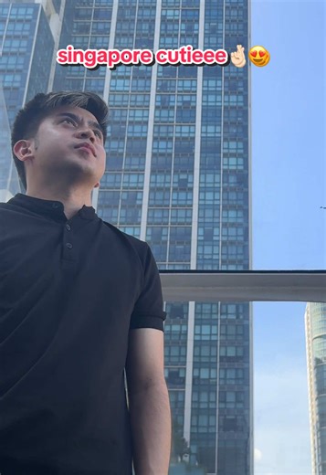 Exploring Singapore Vibes at Uptown BGC | Escalator Trend