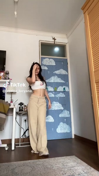 Sickening Spaghetti Dance Challenge with Lesserafim