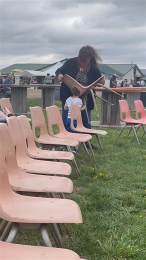 Tag someone who needs to see this 😂 (IG/mal._.pal) #fy #fyp #viral #viralvideo #foryou #foryoupage #kid #boy #chair #stuck #gotmyheadstuckinachair