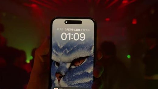 No.13:没有抓手指只有纯正的舞池氛围friends在No.13一楼一共有两个厅大厅舞池小厅旋转木马，全是年轻帅哥美女大厅音乐流行为主比较杂kpop hiphop热门歌曲都会放小厅音乐hiphop friends的舞池也是打野帅哥美女的好地方这边卡座周中10张周未20张有两个包厢能容纳20人左右周中30张周末40 张 #夜店蹦迪#蹦迪厦门酒吧#friends