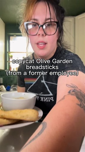 25K views · 6.5K reactions | COPYCAT Olive Garden Breadsticks #reels #recipe #copycatrecipe | Mazer Lazer | Facebook
