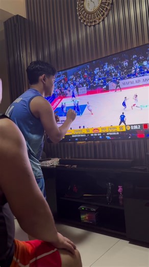 Ginebra Basketball Highlights: Holt's Buzzer Beater