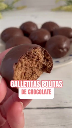 Galletas de Chocolate Fáciles Bañadas en Chocolate