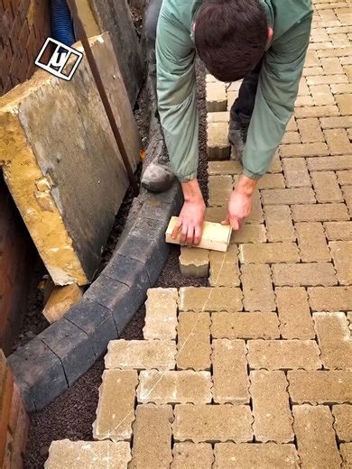 So satisfying to lay these bricks perfectly... 😳🧱 #construction #work #pavingtheworld