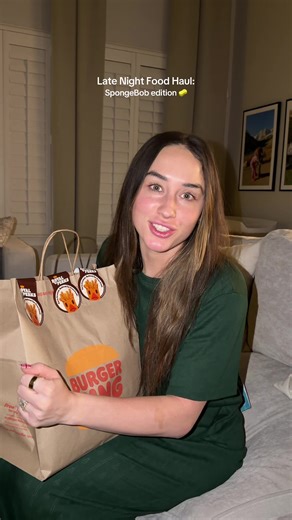Chloe Gottschalk Bounds: Late Night Food Haul