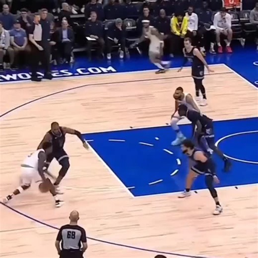 anthony edwards dunks #anthonyedwards #timberwolves #basketball