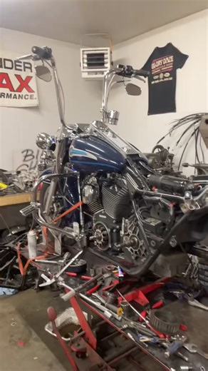 170K views · 4.2K reactions | #harley #harleydavidson #motor #motorcycle #motorcyclesoftiktok #motorcycletricks #biker #chopper #garage #custom #motorcyclelife #motorcycles #build #hd #mc #choppertime #bagger # | Chopper Time | Facebook