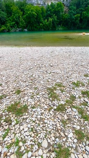 There’s something different about the quiet at Chalk Bluff. The river moves slow, the cliffs glow in the sunlight, and everything feels a little more peaceful the moment you step onto the trail. ✧˖°🌿⋆｡˚☀️ If you’re looking for a place to breathe and reset, this is it. #visituvaldecounty #chalkbluff #texasoutdoors #texashillcountry | Visit Uvalde County
