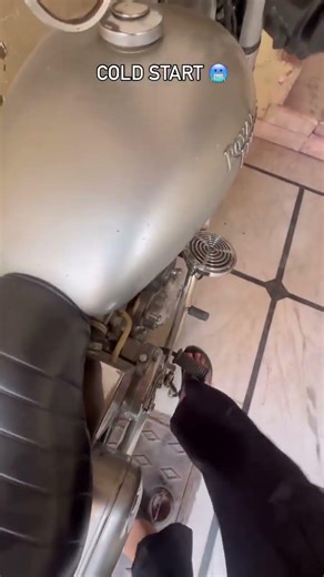 Cold start of royal enfield electra bullet. #shorts #short #trending #youtube #viral #viralvideo