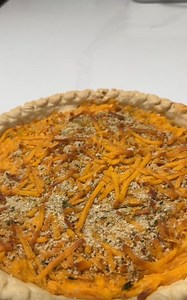 The ultimate guide to baking a mac & cheese pie