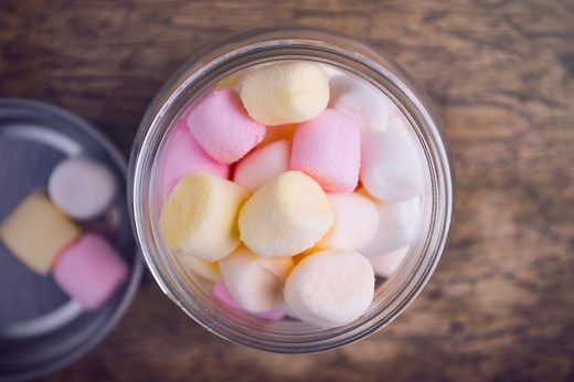 This Marshmallow Dyeing Hack Will Cure Your Egg Shortage Worries for Easter