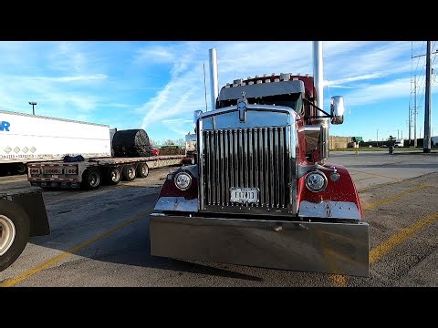 SWEET Big Sleeper Kenworth W900 At Ohio Truck Stop