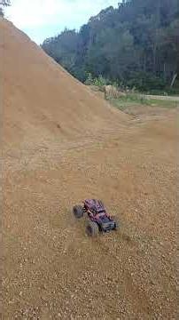 Bashing the new Stampede 4x4 3s hobbywing does it with ease! #traxxas #traxxasstampede4x4