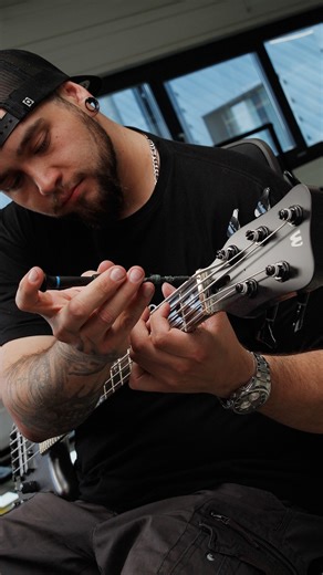 Dialing in the beast. ⚡️ This Custom Shop Thumb NT in Nirvana Black gets its final setup. That all Wenge neck, Tigerstripe Ebony board, red LEDs, and that signature Thumb growl. Smooth feel, dark attitude, pure Warwick energy. 🖤 #warwickbasses #thesoundofwood #bassplayersunited #madeingermany #warwickcustomshop #thumbbass #custombass #boutiquebass #bassporn @topfans | Warwick Basses