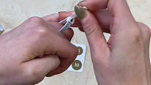 Learn how to use the ring sizer by Estate Diamond Jewelry. Click here to purchase the ring sizer: https://www.etsy.com/listing/579630911/ring-sizing-kit-plastic-belt-ring-sizer | Estate Diamond Jewelry