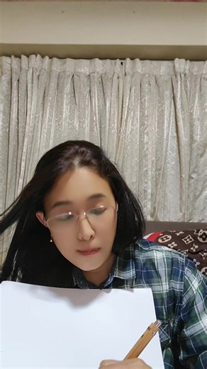 Late to class, rushing to capture online lecturer 😓😓😓