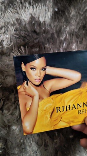 Rihanna ft Justin Timberlake– Rehab #rihannasong #trendingshorts #unboxingvideo #rihanna #single