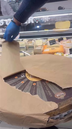 From French tradition to your table 🇫🇷🧀 Extraordinary 30-month Comté! #promarché | Promarché