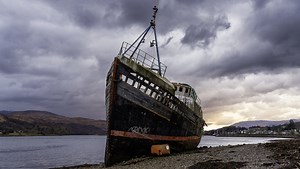 Sony's All-in-One Wonder: We Review The 24-105mm f/4 OSS Lens | Fstoppers