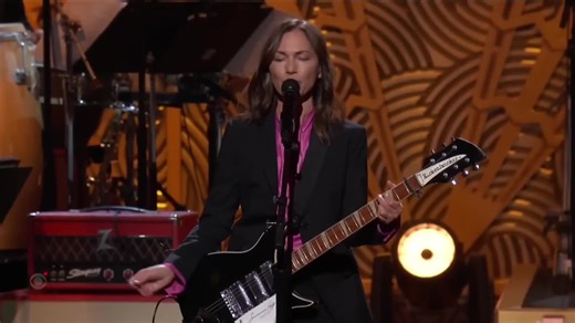 Celebrating Susannah Hoffs: A Tribute to 80s Music