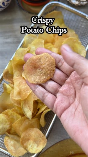 Crispy Potato Chips 🥰 #recipe #chips #potatochips #shorts