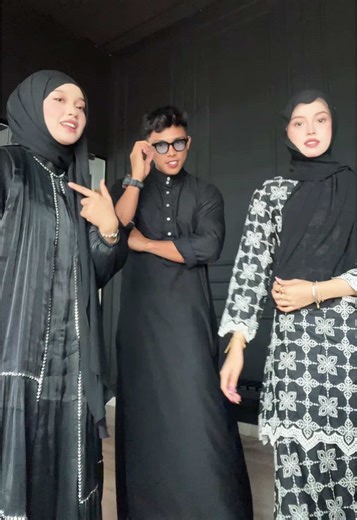 Black on Friday Shopping Deals and Insights