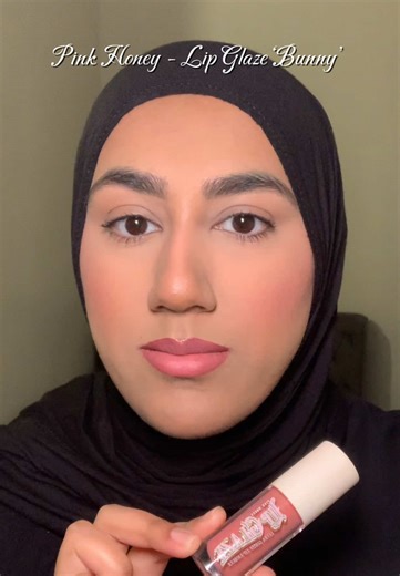 New fave go to lip Combo using @PINKHONEY Lip Glaze in shade Bunny 💞 #pinkhoney #lipcombo #lipglaze #tutorialmakeup #makeup