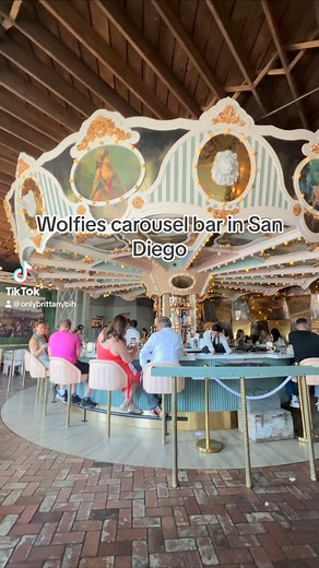 Brittany Murillo on Instagram: "This bar is to die for! It’s so cute and drinks are 10/10 🫶🏼"