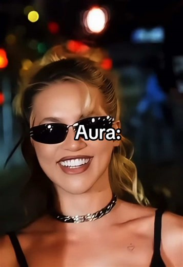 Virginia Fonsenca no Desfile da Balenciaga em Paris