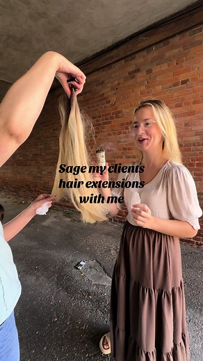 If you want sage with your extensions, who am I to judge? 🌿😅 @sarah.rayne