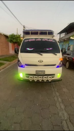 Ojitos LED: Luces que Transforman tu Camión