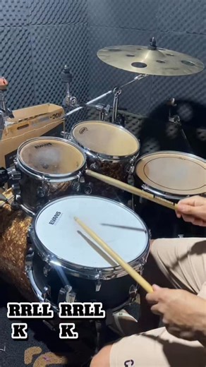 Vasconcelos Drum on Instagram: "Combinações de exercícios #baterista #drums #drummer caixa top power gat @michael.drums"