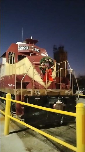 we found this train rail yard simulator! (EMD or GP)