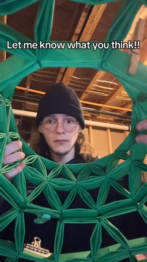 Ace Phelps on Instagram: "Another Modular Origami Wreath video!! Let me know what you think!! Enjoy!!❤️🙏🎄 • • • #origami #modular #modularorigami #paper #paperart #art #artist #dmv #wreath #wreaths #christmas #sculpture #custom #allpaper #architecture #architect #archilovers #festival"