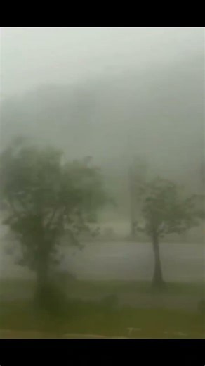 Nature’s Power: Extreme Storm & High Winds 🌪️🌧️