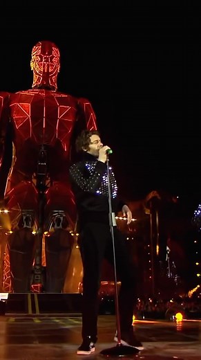 Never forget we will have fun like this again… someday soon 💙 #TakeThat #LiveMusic #LivePerformance