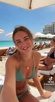 Sexy Beach Babes in Bikinis #babes #sexy #bikini #bikinigirl #sexygirls #hotgirls #beachgirls #girls